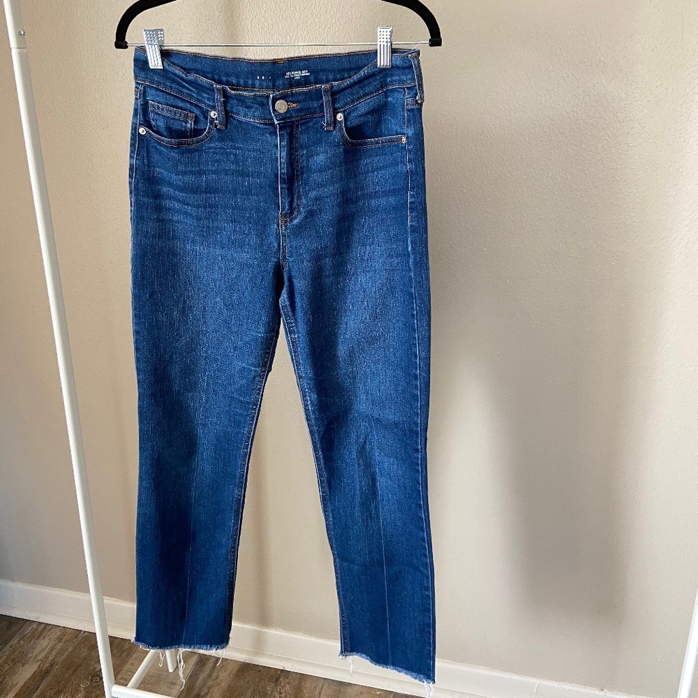 Old Navy Ankle Cropped Medium Washed Denim Jeans